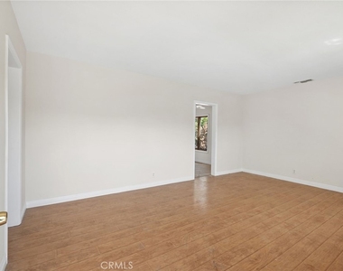 15115 Leadwell Street - Photo Thumbnail 1