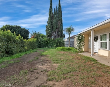 15115 Leadwell Street - Photo Thumbnail 23