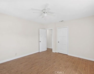 15115 Leadwell Street - Photo Thumbnail 17