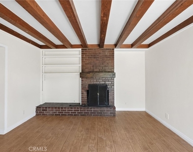 15115 Leadwell Street - Photo Thumbnail 13