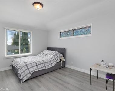 20745 Ingomar Street - Photo Thumbnail 14
