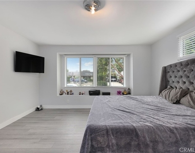 20745 Ingomar Street - Photo Thumbnail 10
