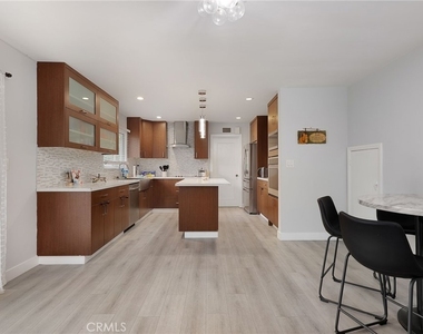 20745 Ingomar Street - Photo Thumbnail 2