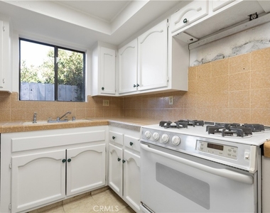 276 Spruce Street - Photo Thumbnail 10