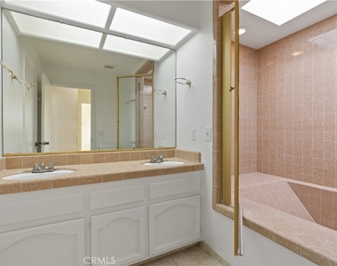 276 Spruce Street - Photo Thumbnail 23