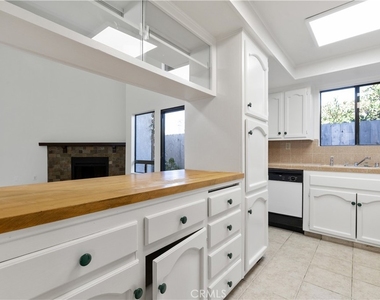 276 Spruce Street - Photo Thumbnail 9
