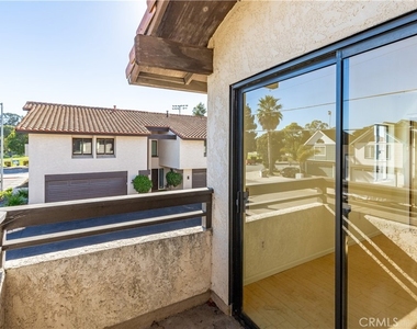 276 Spruce Street - Photo Thumbnail 27