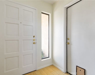 276 Spruce Street - Photo Thumbnail 5