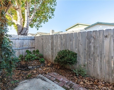 276 Spruce Street - Photo Thumbnail 32