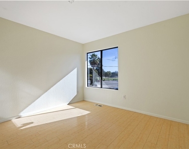 276 Spruce Street - Photo Thumbnail 19