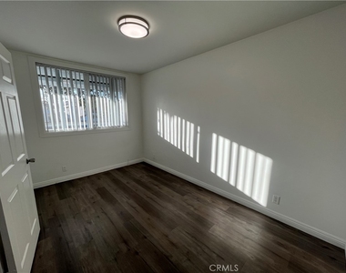 12926 Doty Avenue - Photo Thumbnail 7