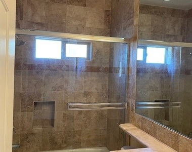 2207 Warfield Avenue - Photo Thumbnail 27