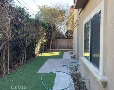 2207 Warfield Avenue - Photo Thumbnail 31
