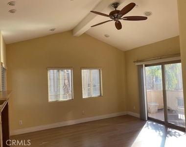 2207 Warfield Avenue - Photo Thumbnail 21