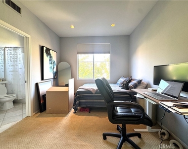 2940 Hogan Place - Photo Thumbnail 12