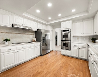 5121 Sumac Ridge Drive - Photo Thumbnail 9