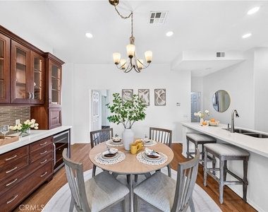2256 Clark - Photo Thumbnail 12
