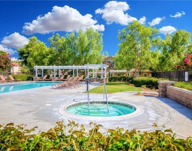2256 Clark - Photo Thumbnail 47