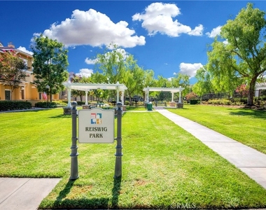 2256 Clark - Photo Thumbnail 50
