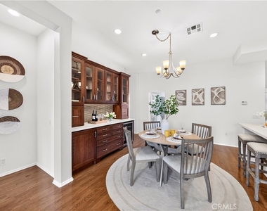 2256 Clark - Photo Thumbnail 13