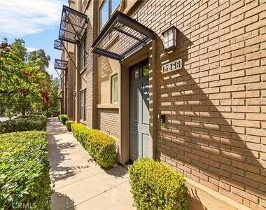2256 Clark - Photo Thumbnail 2