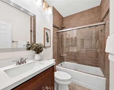 2256 Clark - Photo Thumbnail 25