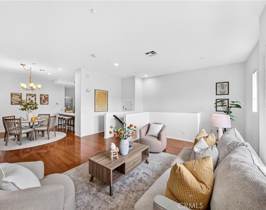 2256 Clark - Photo Thumbnail 11