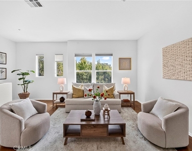 2256 Clark - Photo Thumbnail 10