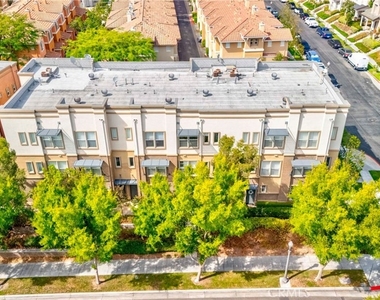2256 Clark - Photo Thumbnail 57