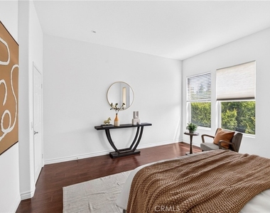 2256 Clark - Photo Thumbnail 30