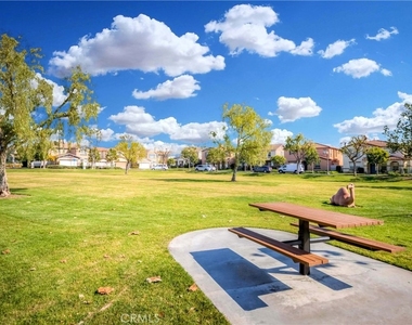 2256 Clark - Photo Thumbnail 43