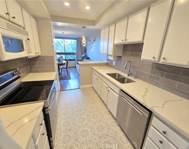 8828 Pershing - Photo Thumbnail 4