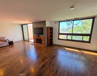 8828 Pershing - Photo Thumbnail 6