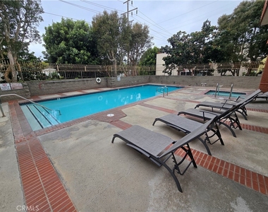 8828 Pershing - Photo Thumbnail 28