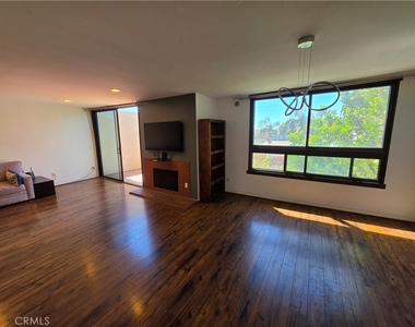 8828 Pershing - Photo Thumbnail 10