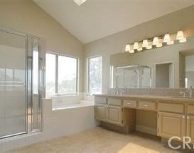 7310 E La Cumbre - Photo Thumbnail 12