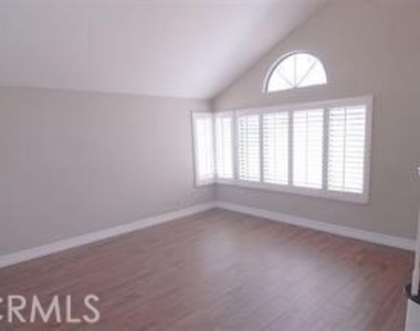 7310 E La Cumbre - Photo Thumbnail 2