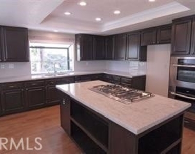 7310 E La Cumbre - Photo Thumbnail 5