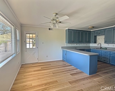26420 Pineknoll - Photo Thumbnail 3