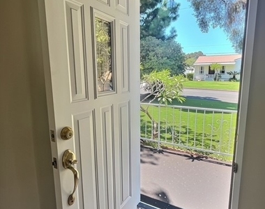 26420 Pineknoll - Photo Thumbnail 2