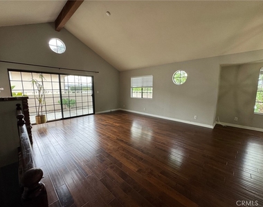 2217 Mathews - Photo Thumbnail 3