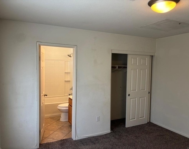 2706 Apricot Court - Photo Thumbnail 5