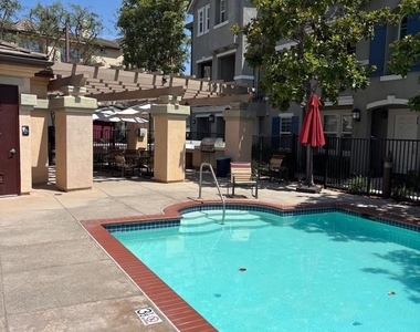 2706 Apricot Court - Photo Thumbnail 6