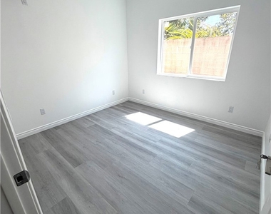 1544 N Hacienda - Photo Thumbnail 5