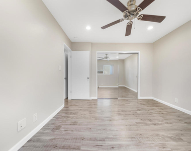 590 N Los Robles Avenue - Photo Thumbnail 7