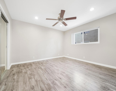590 N Los Robles Avenue - Photo Thumbnail 12