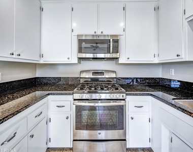 590 N Los Robles Avenue - Photo Thumbnail 3