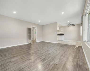 590 N Los Robles Avenue - Photo Thumbnail 1