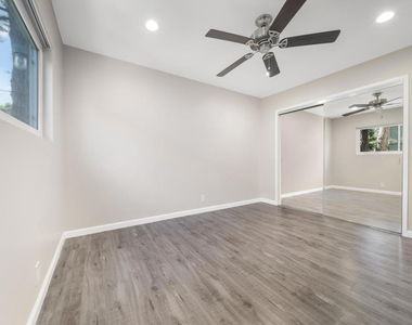 590 N Los Robles Avenue - Photo Thumbnail 11