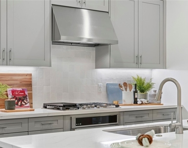 149 Great Park Boulevard - Photo Thumbnail 10